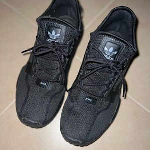 ADIDAS Black NMD_R1.V2